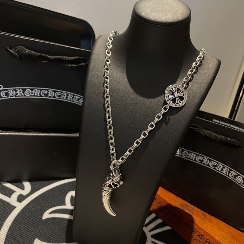 Ch*0me He**ts necklaces